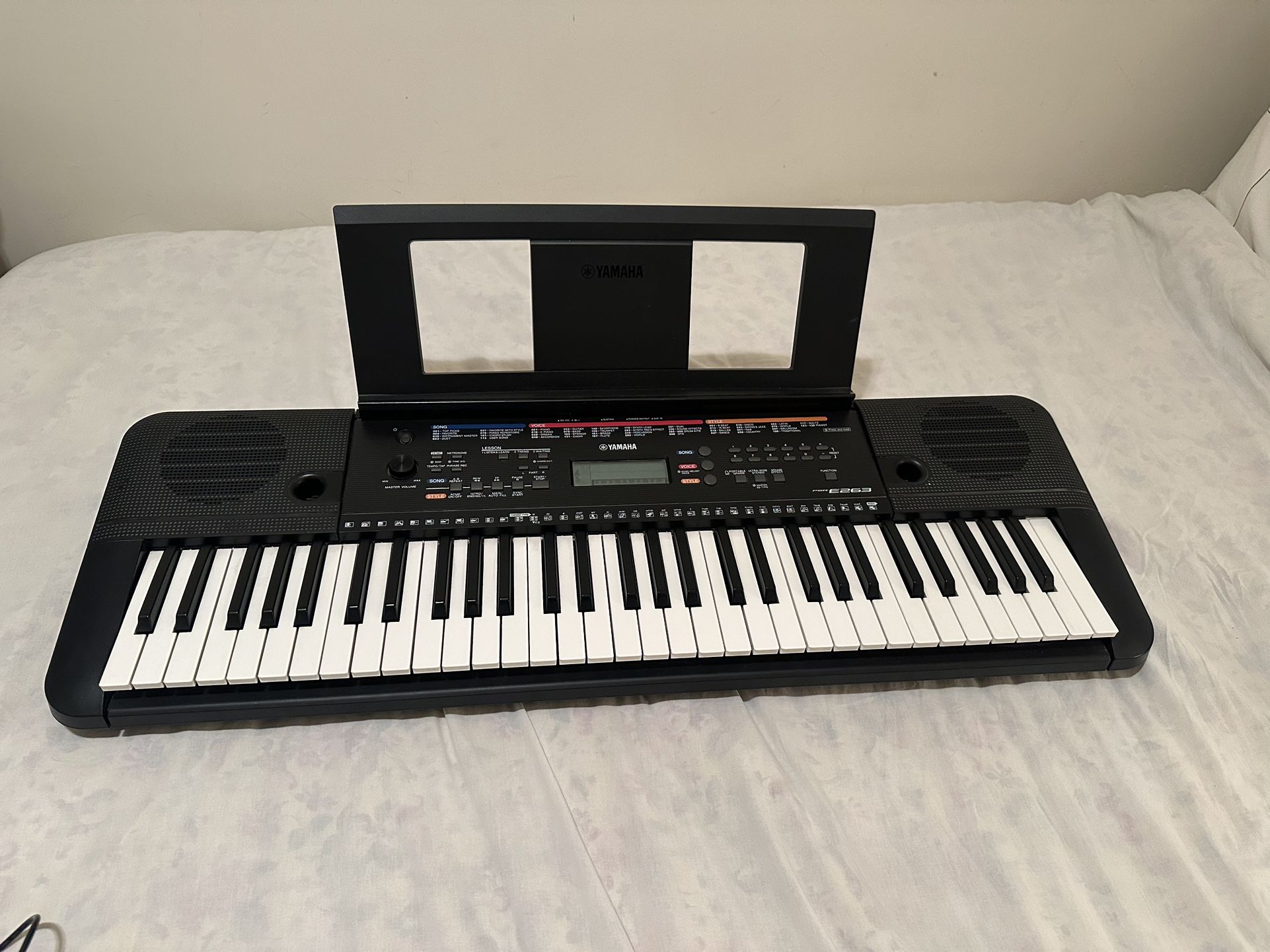 Yamaha PSR E263 Portable 61-Key Digital Keyboard