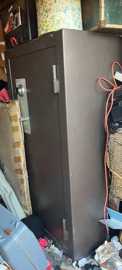 Huge Gun Safe For Sale Must Go In 24 Hours 