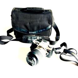 Minolta Maxxum 5 35mm Camera W/AF Zoom + Sony Case