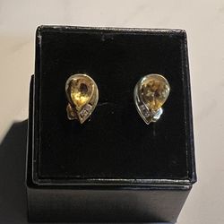 Beautiful Ladies 10K Yellow, Gold, Citrine, And Diamond Earrings .05CT. 2.4G   November Birthstone