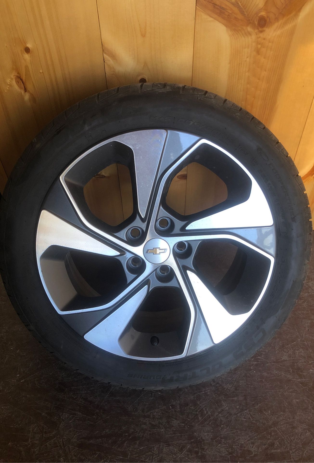 2019 Chevy sonic one wheel and tire 205/50 R17