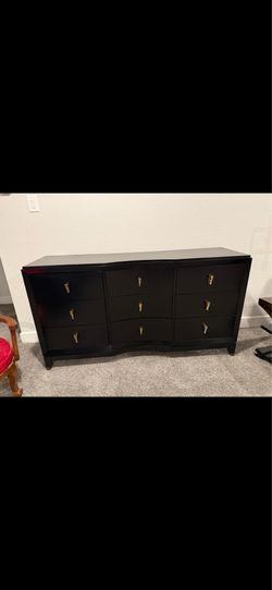 Modern Black 9-Drawer Dresser with Matching Nightstand – Excellent Condition
