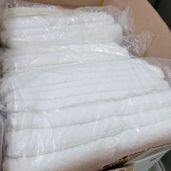 NEW **Packs of 6 Bath Towels**NEW