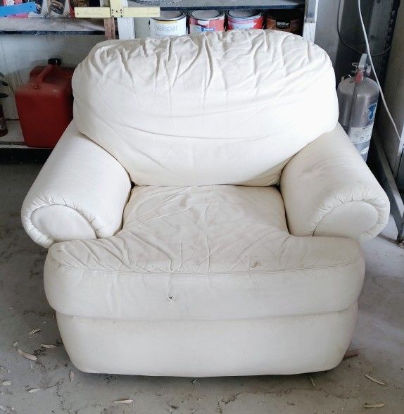Cushy Lounge Chair 
