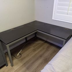 Corner L Desk