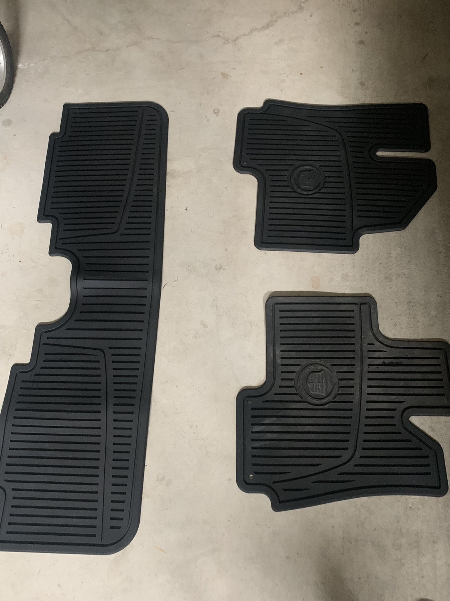 12-16 Cadillac SRX all weather mat pkg in like new shape