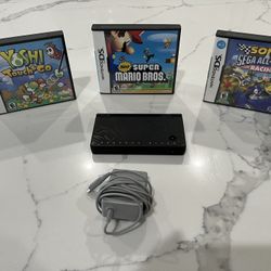 Pokemon Black Nintendo DSi + 3 Nintendo Games