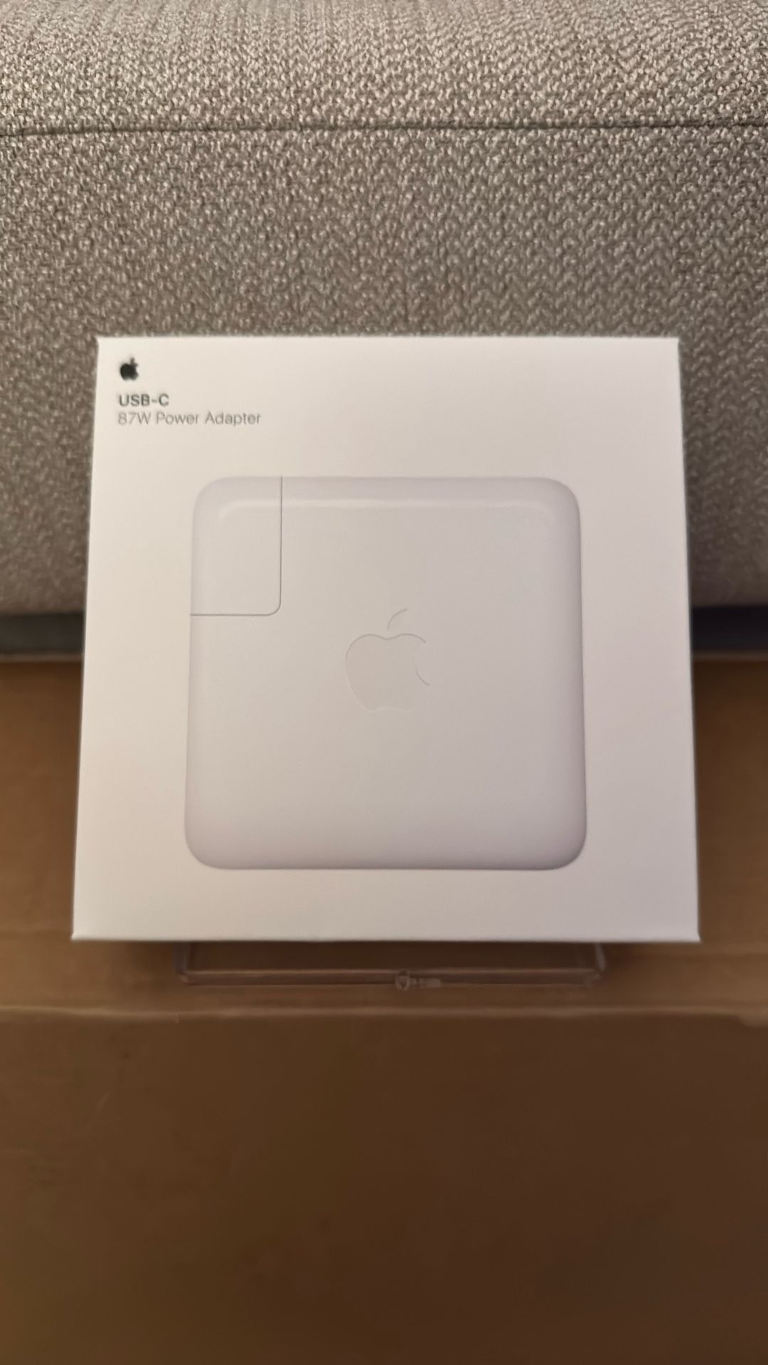 USB-C 87w Power Adapter