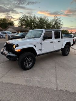2022 jeep gladiator altitude