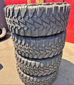 245/75/17 Yokohama Selling a set of 4 tires in excellent condition 🫡