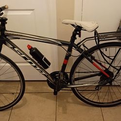 Selling A Hybrid Scott Sportster 21 SPD In Excellent Condition!