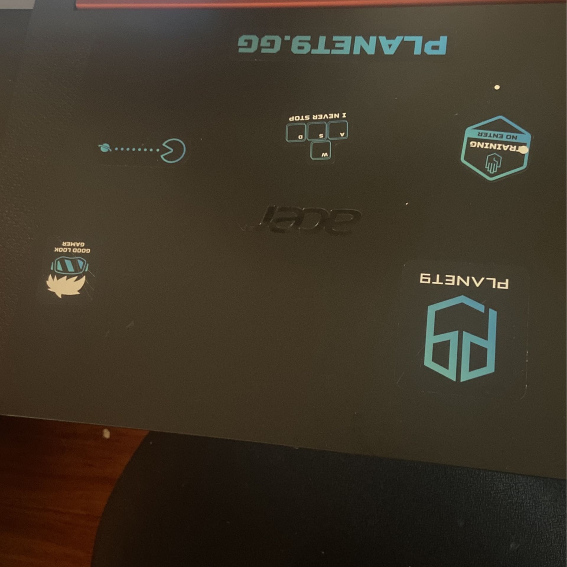 Acer Nitro 5 - comes with charger