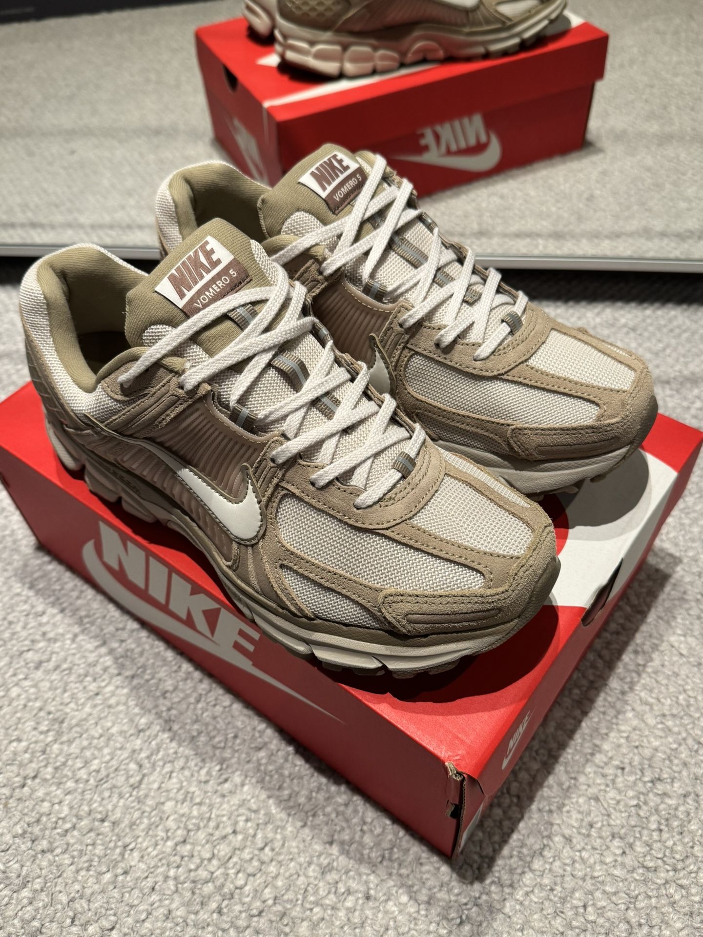 Nike Zoom Vomero 5 Khaki Orewood Brown Tan
