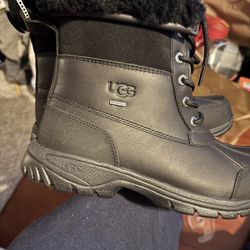 UGG Butte 'Black' Men’s Size 9