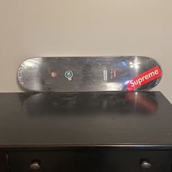 Supreme Skateboard 