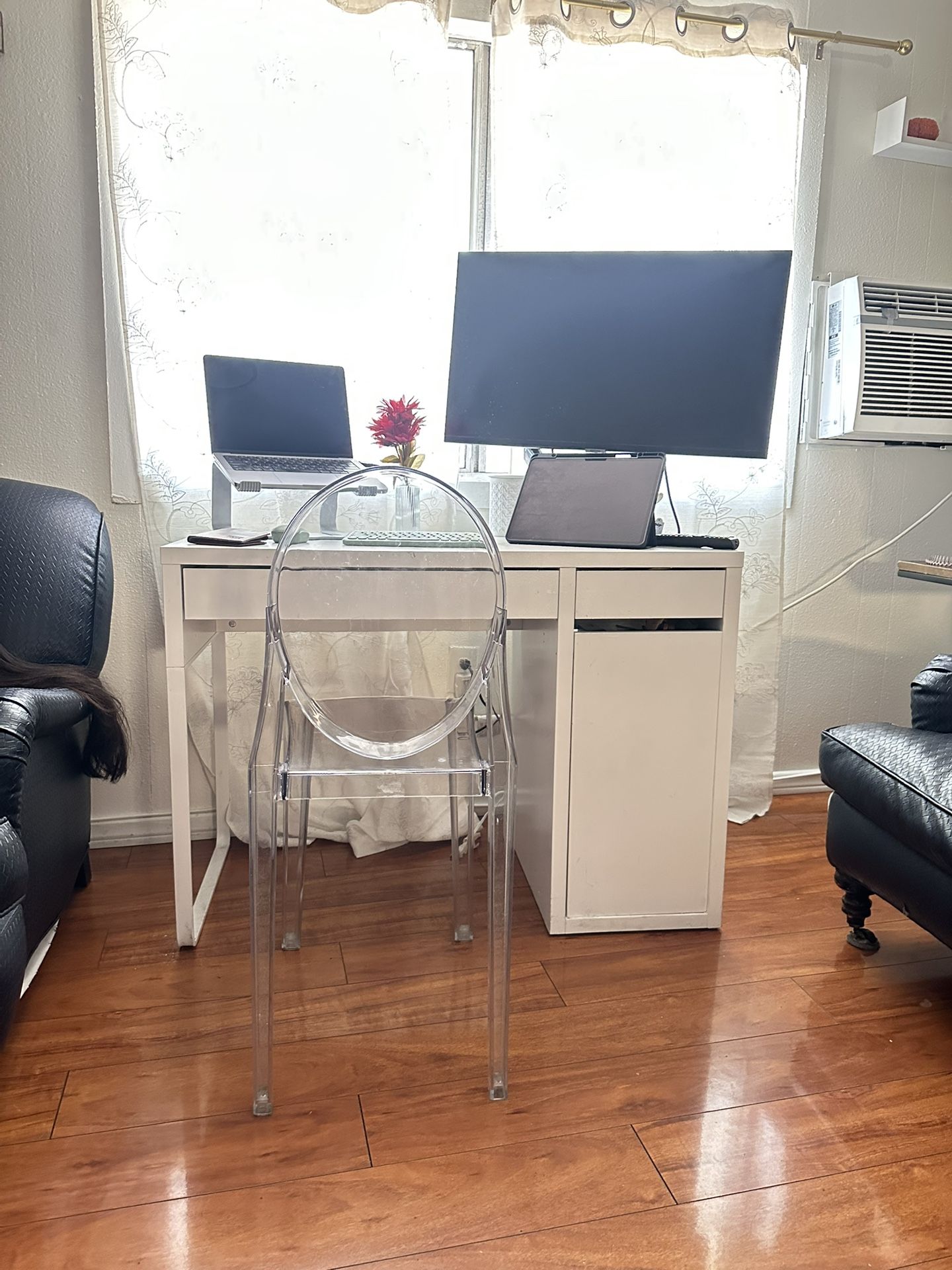 Chair In Clear 