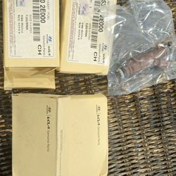 BRAND NEW 4 PACK FUEL INJECTORS OEM 35310-2E000 Hyundai/Kia