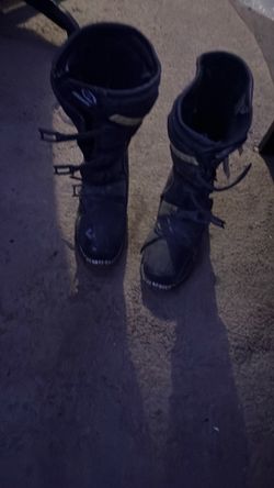 DIRT BIKE BOOTS