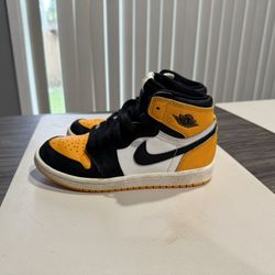 Jordan 1 Retro - Black And Gold (1Y)