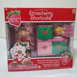 Strawberry Shortcake Berry Bake Shoppe 5.5-Inch Playset with Figure (contact info removed)80904