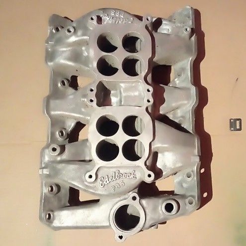 Pontiac dual carburetor low rise intake manifold