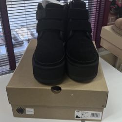 UGG