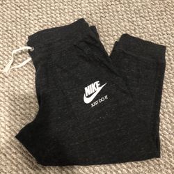 3/4 joggers Nike size medium