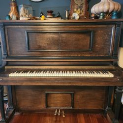 1915 Milton Piano