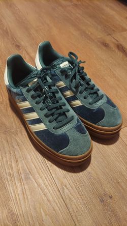 $50 for 8 pairs of shoes