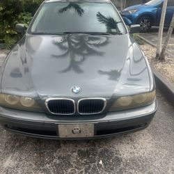 2003 BMW 525i