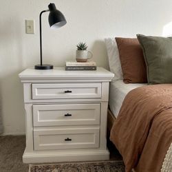Nightstand 