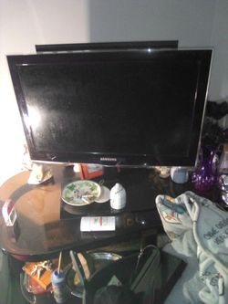 Samsung Flat Screen LCD TV