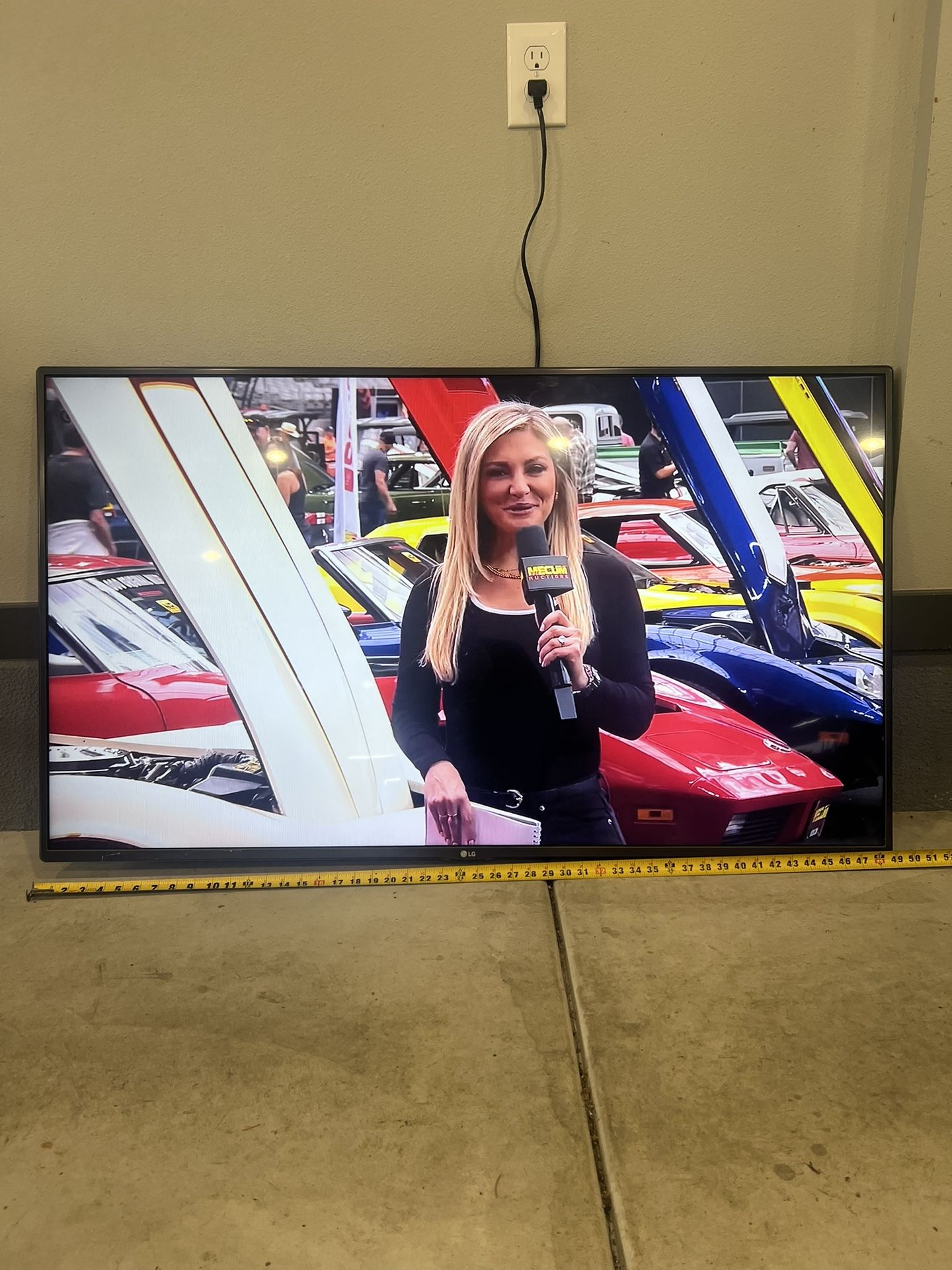 LG 55” HD LED TV - 55LH5750