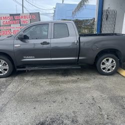 Toyota Tundra 2011