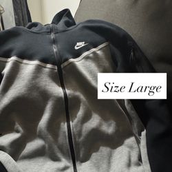 (OFFER BEST OFFER) Nike Tech Fleece Full-Zip Windrunner Hoodie