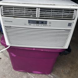 Fridgidaire Window AC Unit 