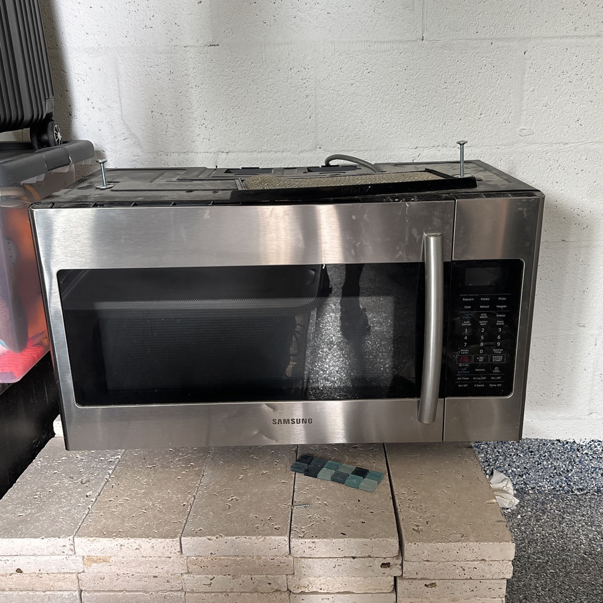 Samsung Microwave for Sale in Biscayne Park, FL OfferUp