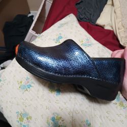 Dansko Clogs Size 8.5