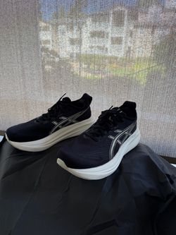 Running Shoe ASICS GEL-NIMBUS 27.