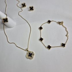 Beautiful  Set High Quality Jewelry Hypoallergenic Waterproof  Prices Are On Description 