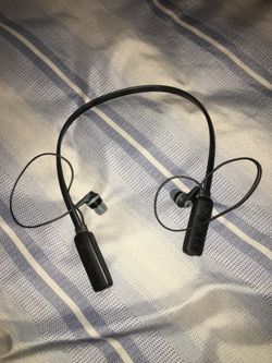 SKULL CANDY WIRELESS HEADPHONES