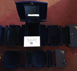 Jewelry box