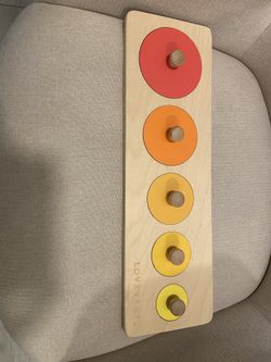 Lovevery Wooden Circle Picture Frame