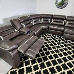 4 Piece Power Reclining Sectional/ Faux Leather/ USB Charging Port/ Brand New 