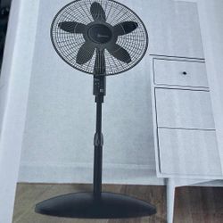 Lasko- Adjustable Cyclone 18” Pedestal Fan

