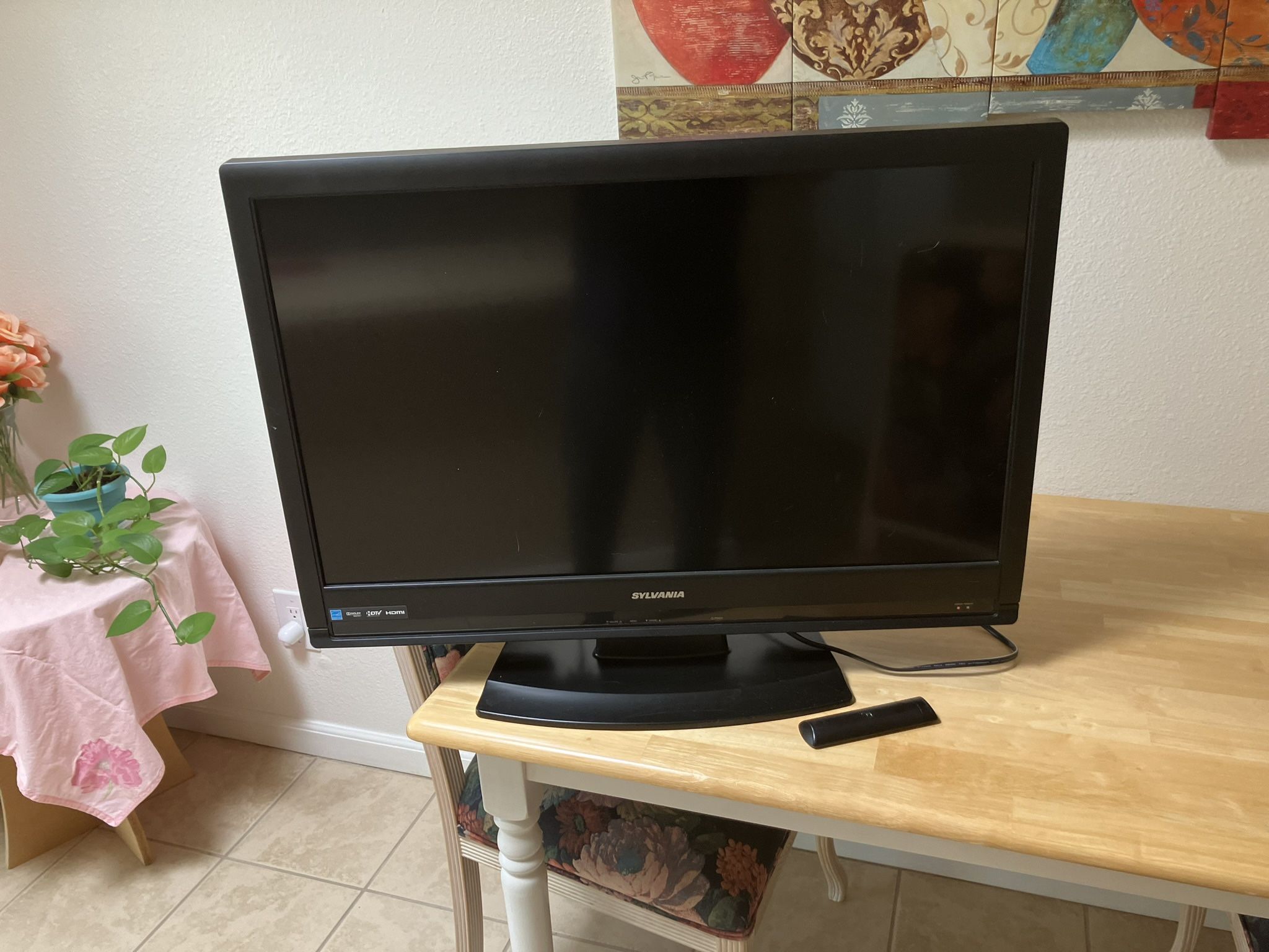 Sylvania 32” Tv