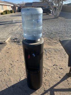 Water dispenser 