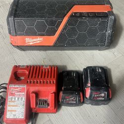 Milwaukee M18/M12 Lithium-Ion Cordless Wireless Jobsite Speaker
