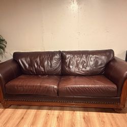 2 Sofas
