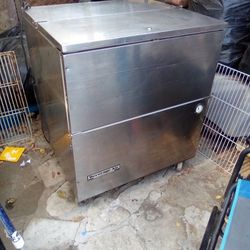 BEVERAGE AIR COMMERCIAL MILK REFRIGERATOR